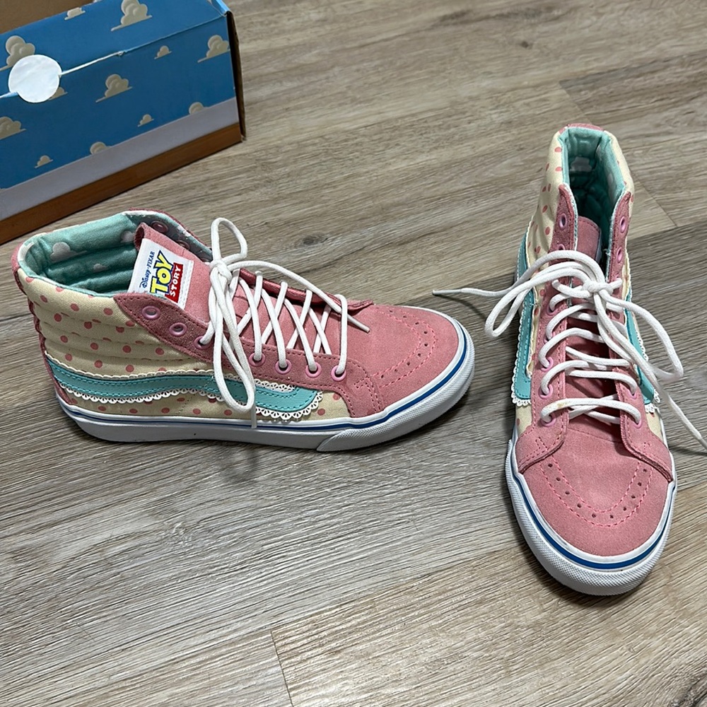 Vans Toy Story Little Bo Peep Hugh Tops